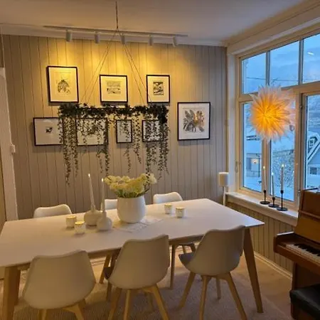 Flott I Sentrum Vakantiehuis